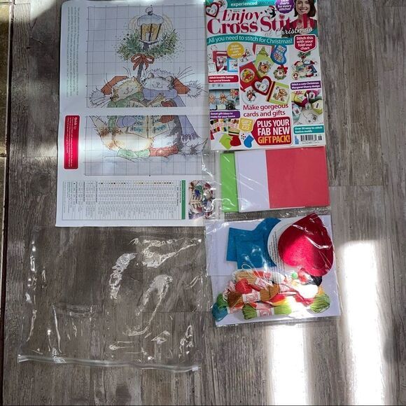 ENJOY CROSS-STITCH CHRISTMAS edition 2017 issue 18 - Picture 4 of 16